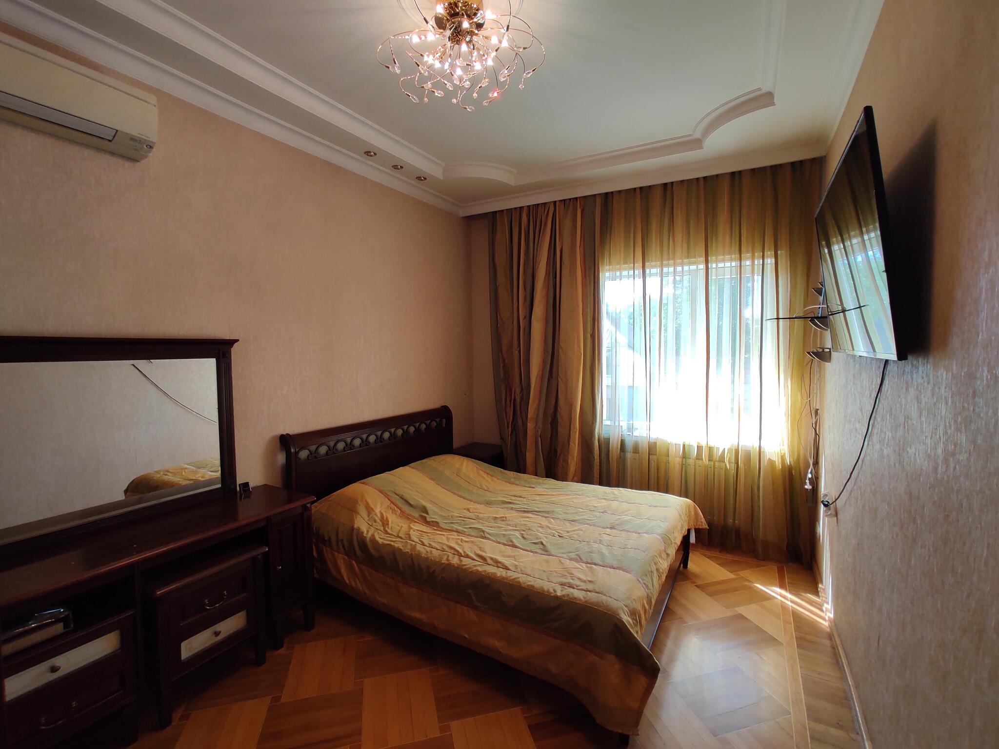 Продаж будинку 275 м², Ньютона вул.