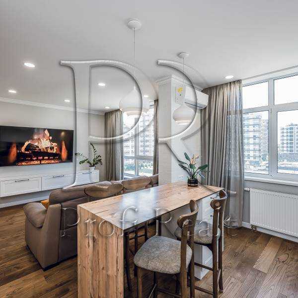 Продаж 3-кімнатної квартири 83 м², Правди просп., 43Б