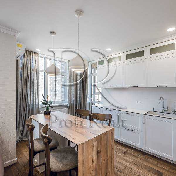 Продаж 3-кімнатної квартири 83 м², Правди просп., 43Б
