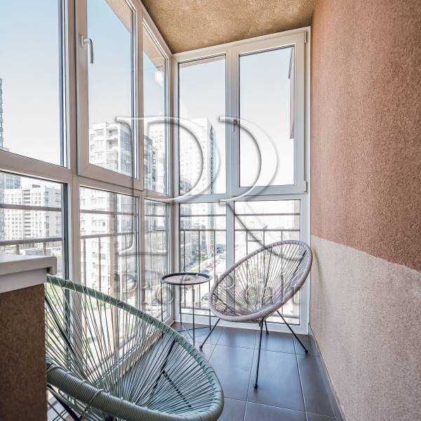 Продаж 3-кімнатної квартири 83 м², Правди просп., 43Б