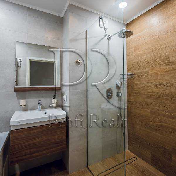 Продаж 3-кімнатної квартири 83 м², Правди просп., 43Б