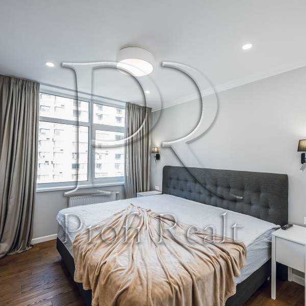 Продаж 3-кімнатної квартири 83 м², Правди просп., 43Б