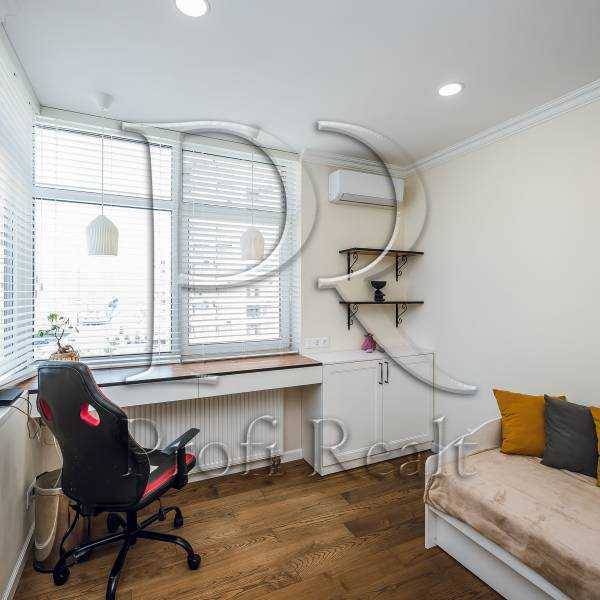 Продаж 3-кімнатної квартири 83 м², Правди просп., 43Б