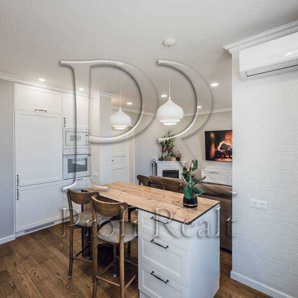 Продаж 3-кімнатної квартири 83 м², Правди просп., 43Б