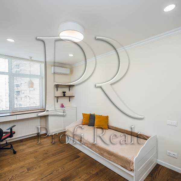 Продаж 3-кімнатної квартири 83 м², Правди просп., 43Б