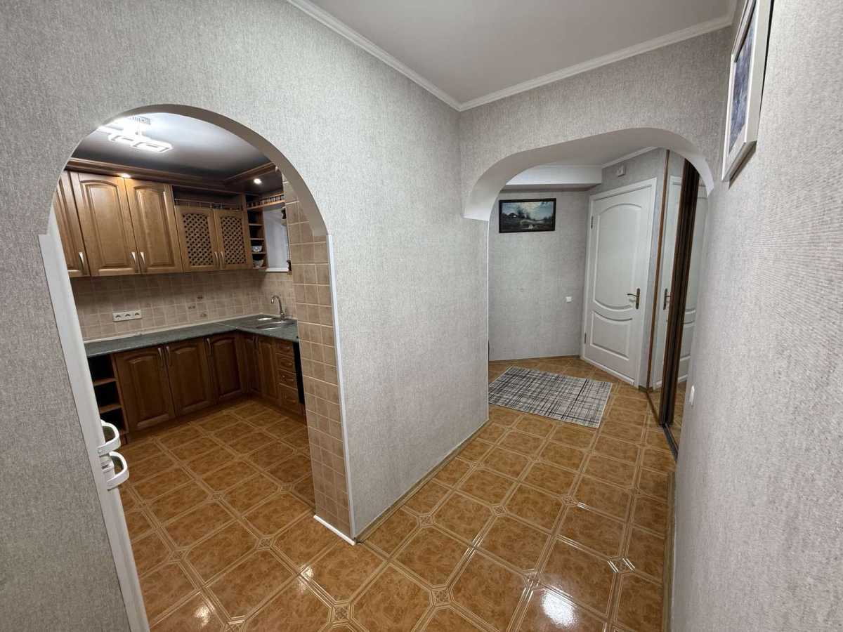 Оренда 3-кімнатної квартири 75 м², Оленівська вул., 10