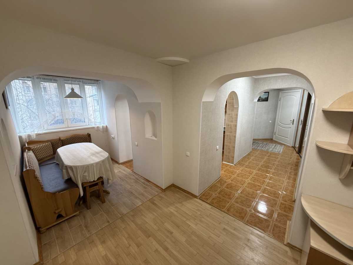 Оренда 3-кімнатної квартири 75 м², Оленівська вул., 10