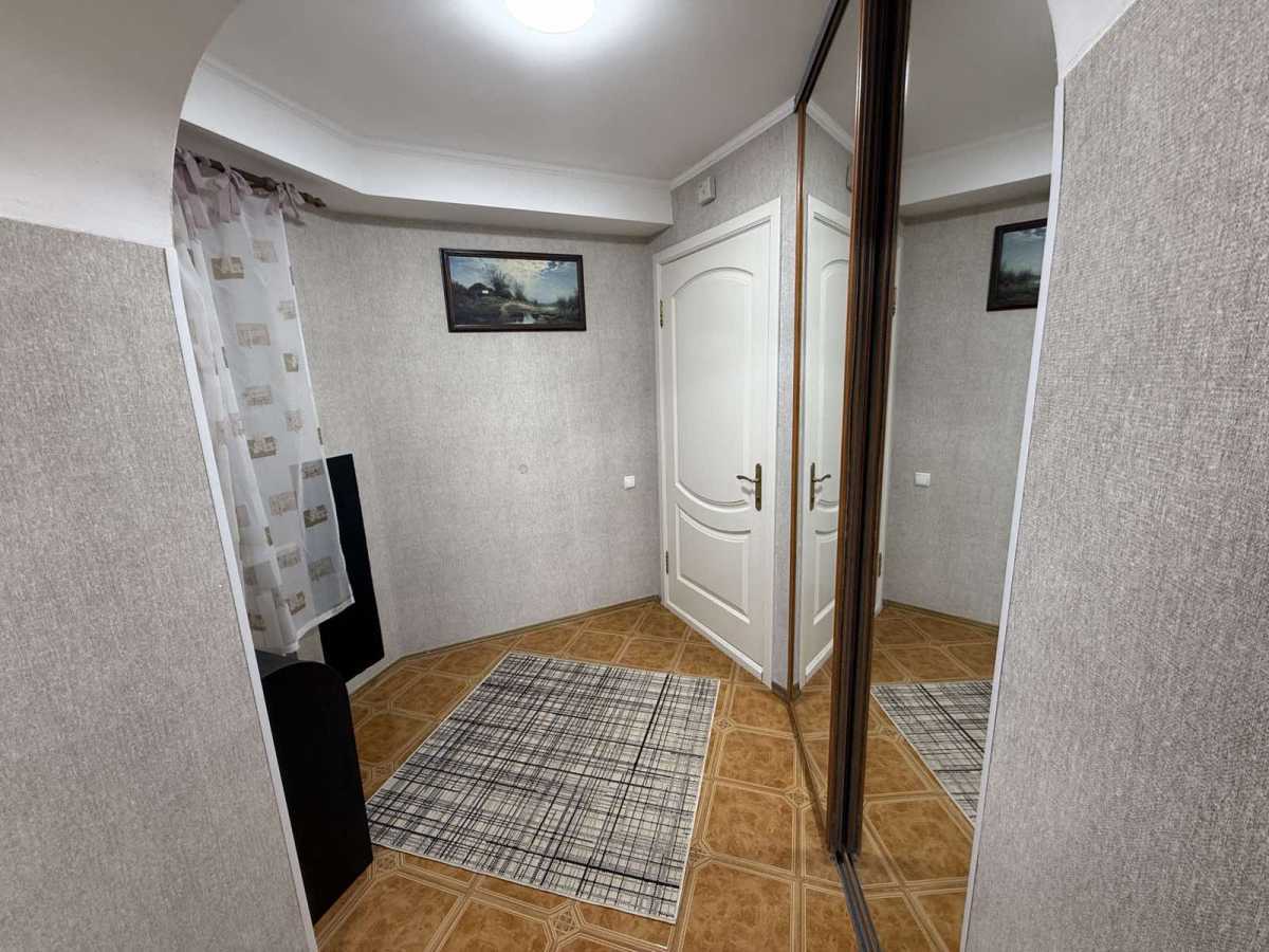 Оренда 3-кімнатної квартири 75 м², Оленівська вул., 10