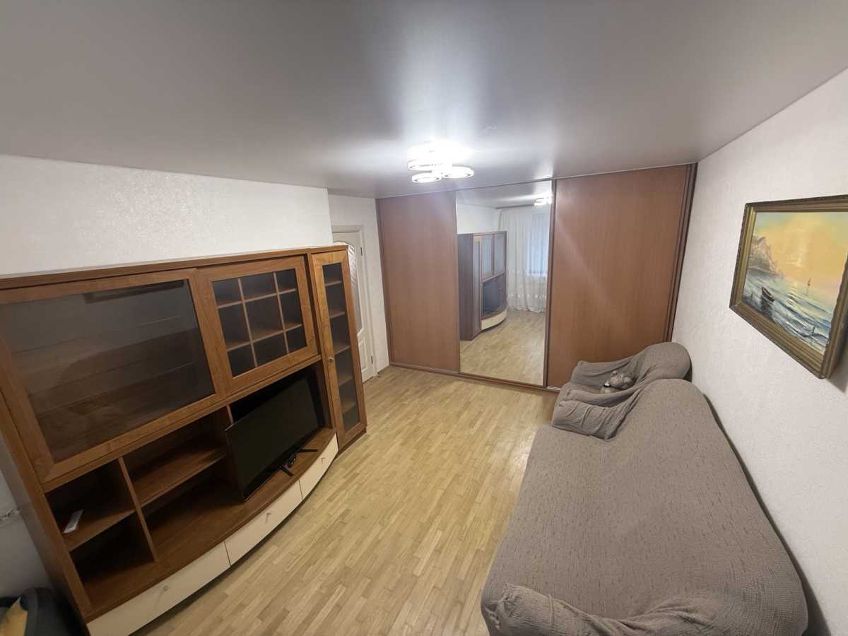 Оренда 3-кімнатної квартири 75 м², Оленівська вул., 10