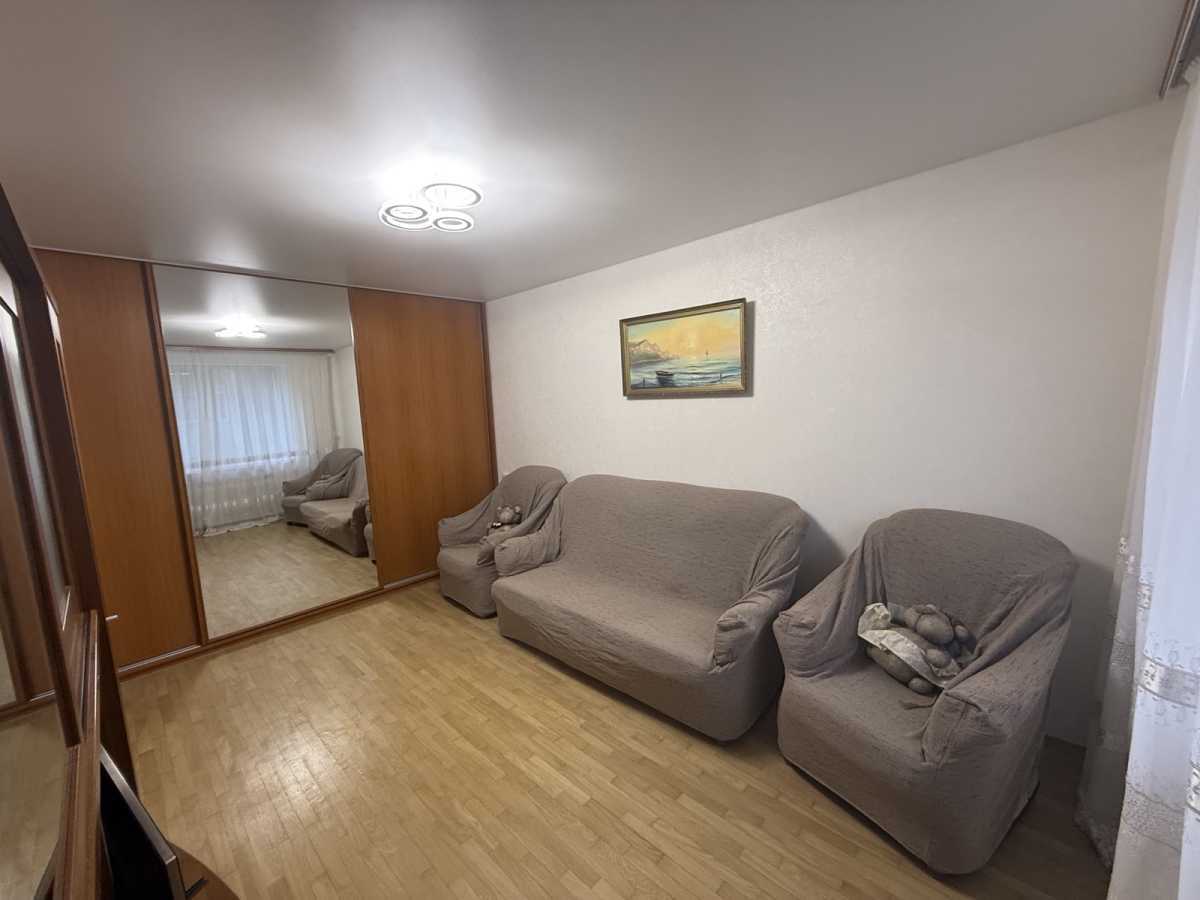 Оренда 3-кімнатної квартири 75 м², Оленівська вул., 10