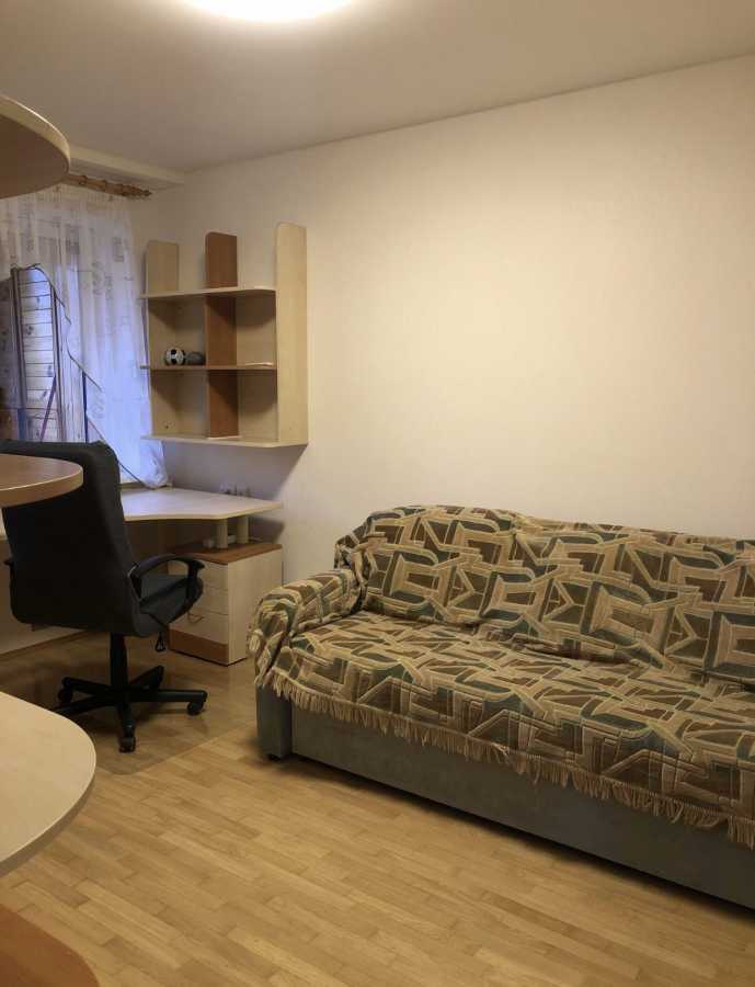 Оренда 3-кімнатної квартири 75 м², Оленівська вул., 10