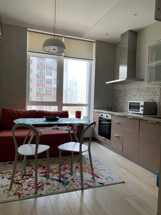 Оренда 1-кімнатної квартири 48 м², Михайла Драгомирова вул., 12