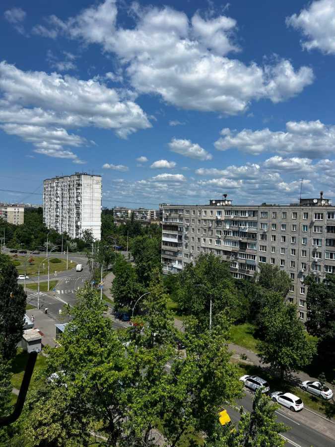 Продажа 3-комнатной квартиры 58 м², Милютенко ул., 23