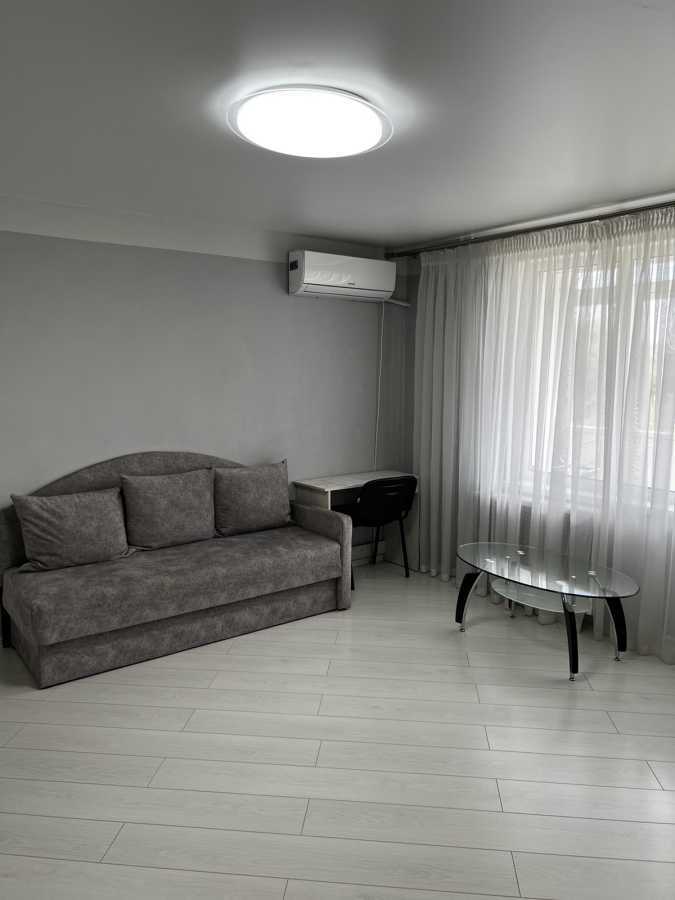 Оренда 1-кімнатної квартири 40 м², Академіка Глушкова просп., 32