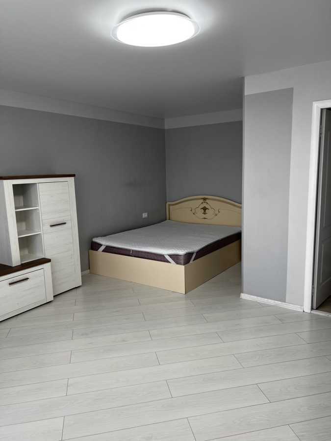 Оренда 1-кімнатної квартири 40 м², Академіка Глушкова просп., 32