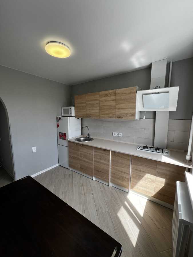 Оренда 1-кімнатної квартири 40 м², Академіка Глушкова просп., 32
