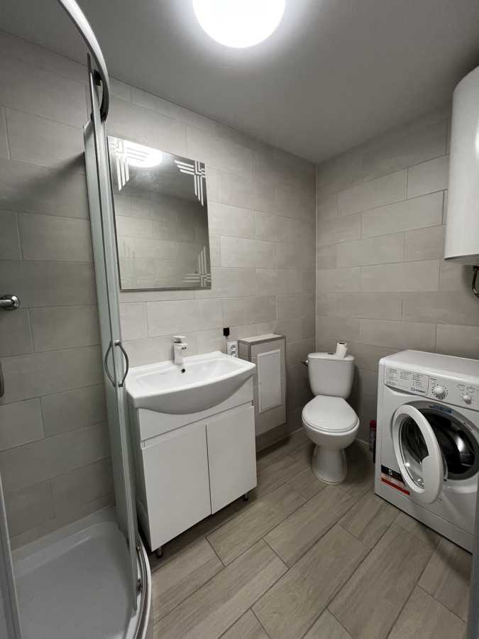 Оренда 1-кімнатної квартири 40 м², Академіка Глушкова просп., 32