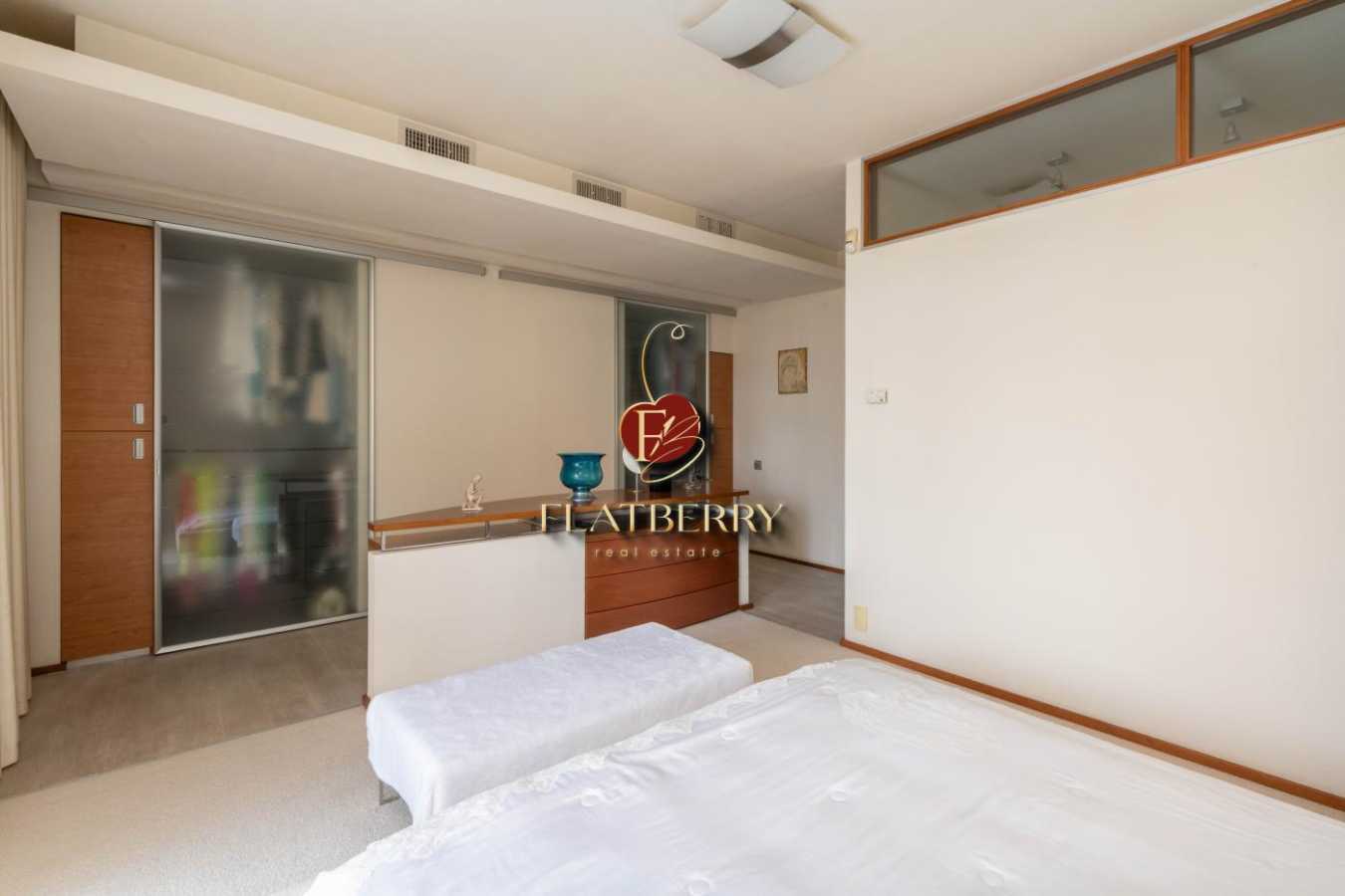 Продажа 3-комнатной квартиры 142.4 м², Гусовского ул., 11/11