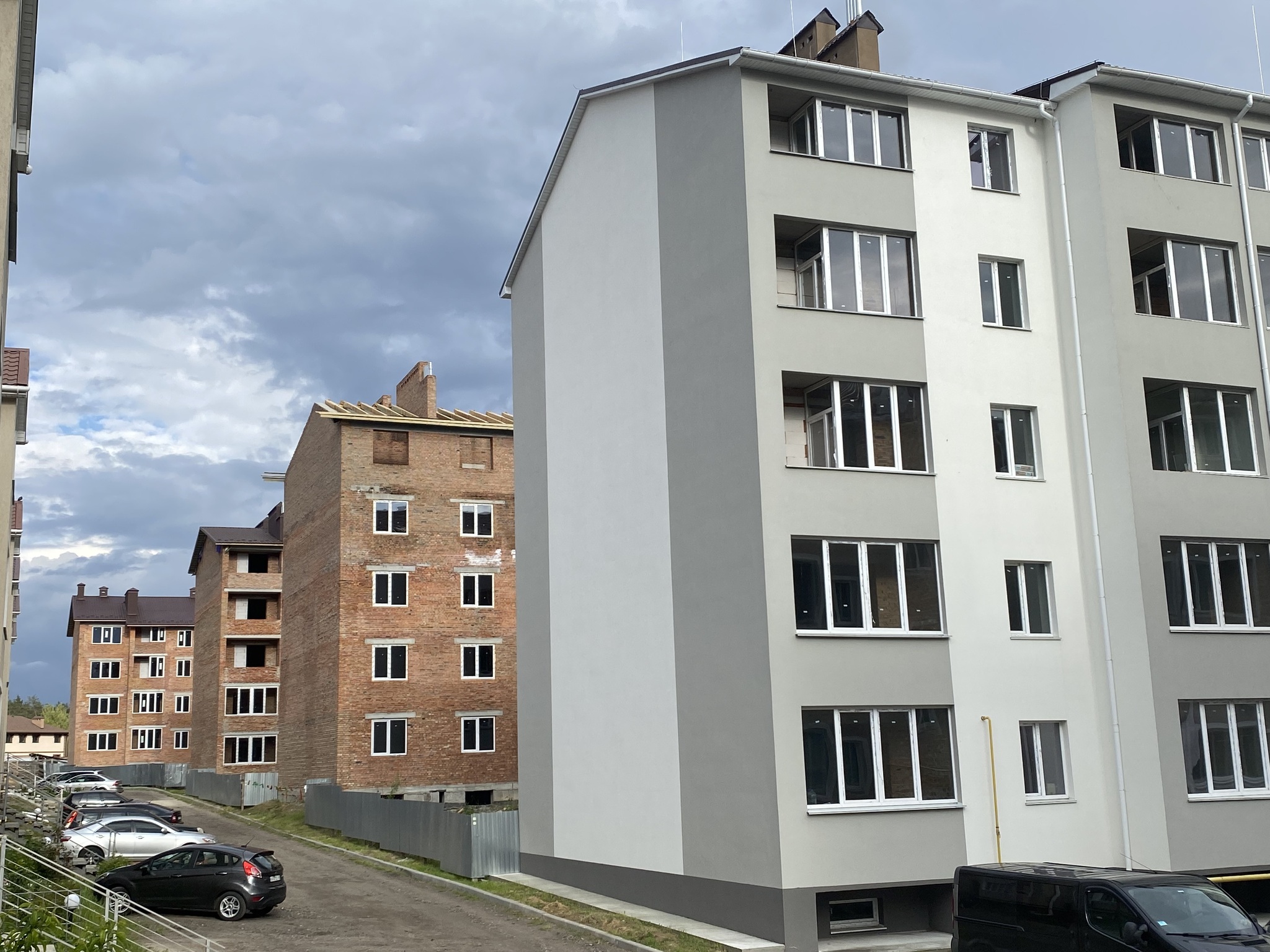 Продаж 1-кімнатної квартири 33.7 м², Яблунева 27