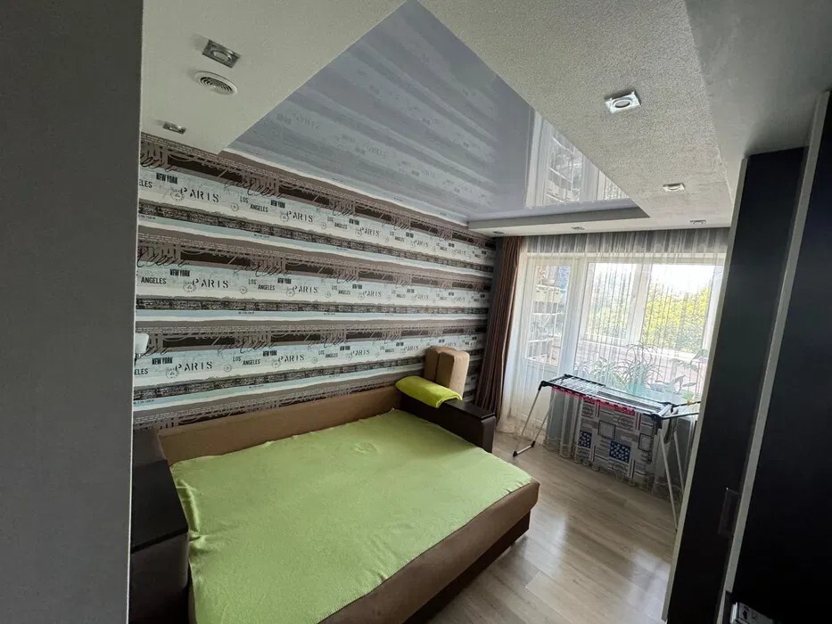 Продажа 3-комнатной квартиры 65 м², Казакевича ул.