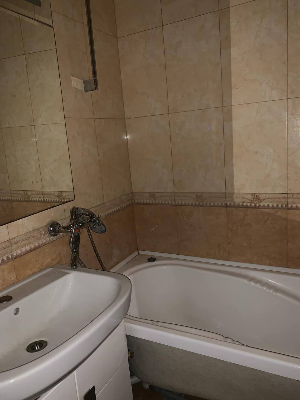 Продаж 2-кімнатної квартири 51.8 м², Харківська вул.