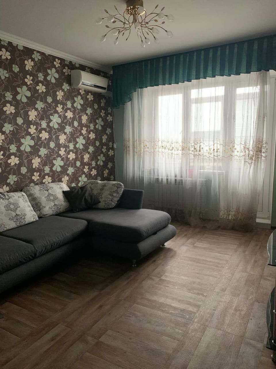 Продаж 2-кімнатної квартири 51.8 м², Харківська вул.
