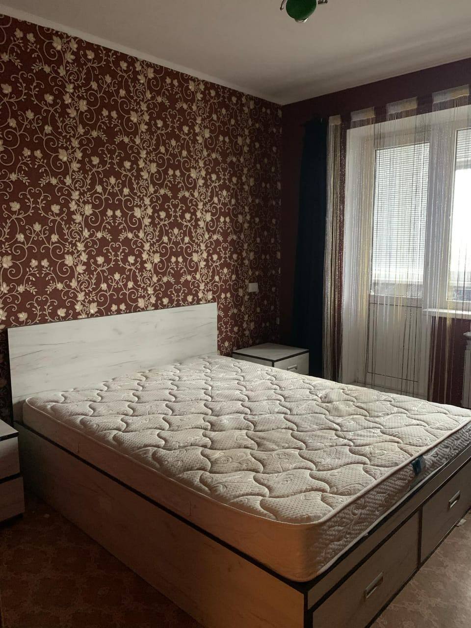 Продаж 2-кімнатної квартири 51.8 м², Харківська вул.