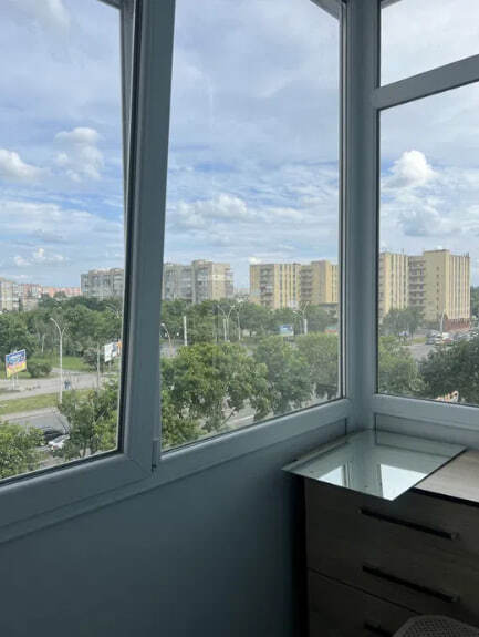 Продаж 1-кімнатної квартири 32.4 м², Харківська вул.
