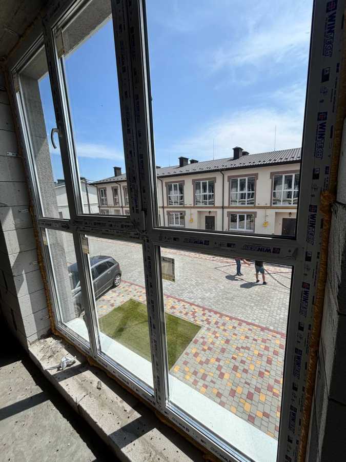 Продаж 2-кімнатної квартири 72 м², Ясна вул., 12