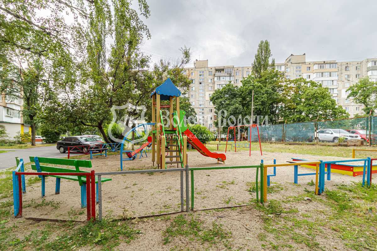 Продажа 2-комнатной квартиры 46.2 м², Милютенко ул., 26