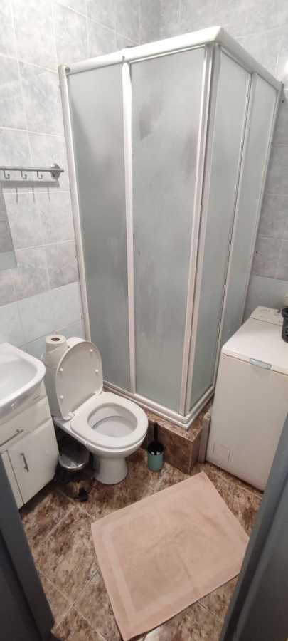 2-кімнатна квартира подобово 44 м², Літературна вул., 1