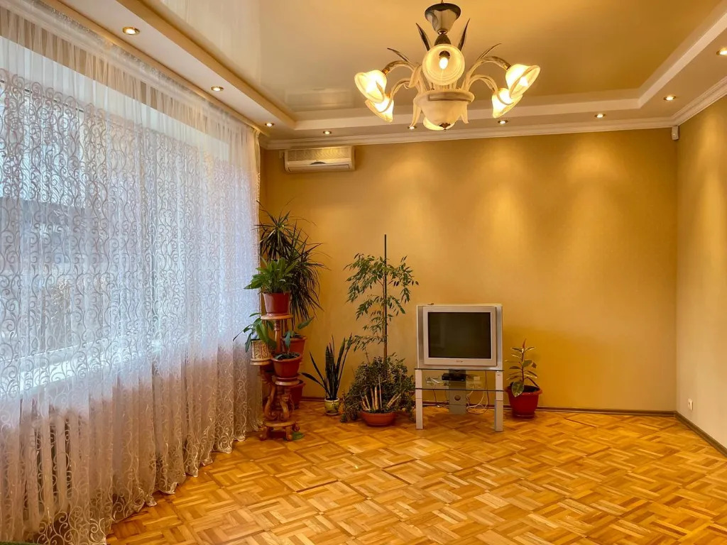 Аренда дома 280 м², Владимира Моссаковского ул.