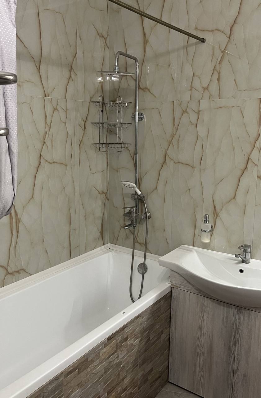 Оренда 2-кімнатної квартири 70 м², Каховська вул., 60