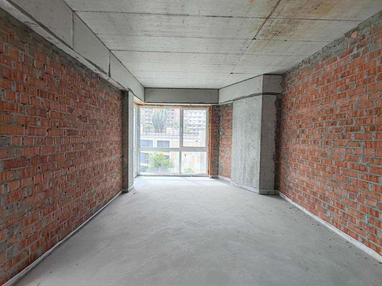 Продаж 2-кімнатної квартири 76 м², Гагаріна просп.