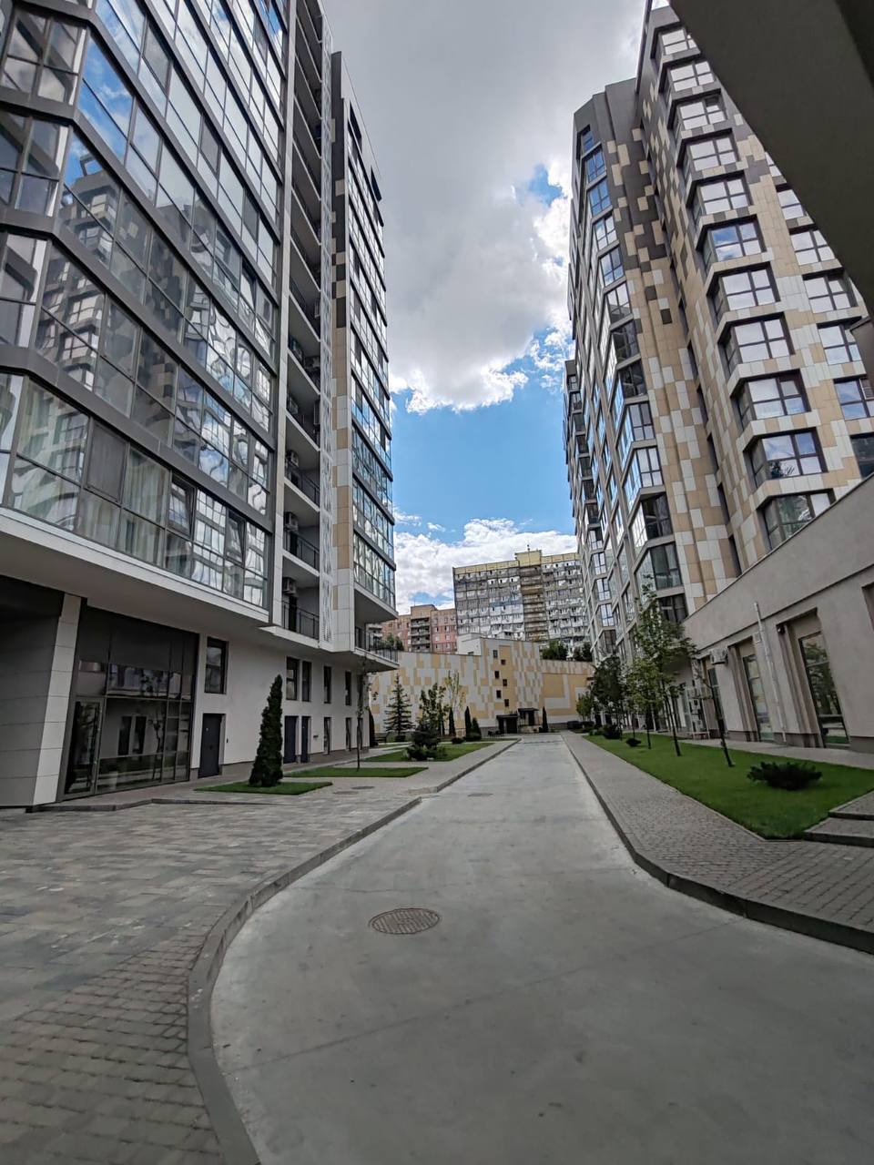 Продаж 2-кімнатної квартири 76 м², Гагаріна просп.