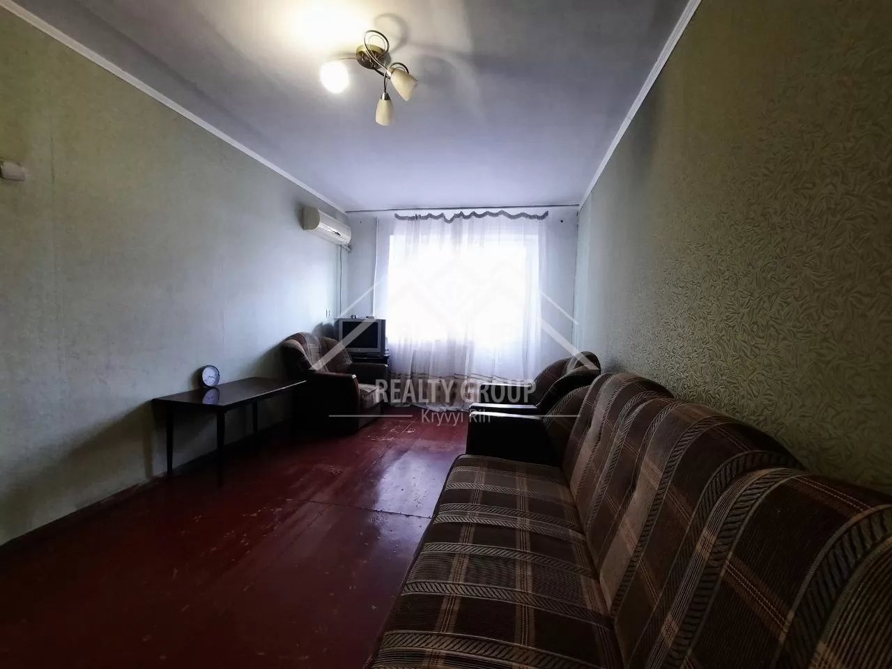 Продаж 1-кімнатної квартири 32 м², Соборності вул., 33