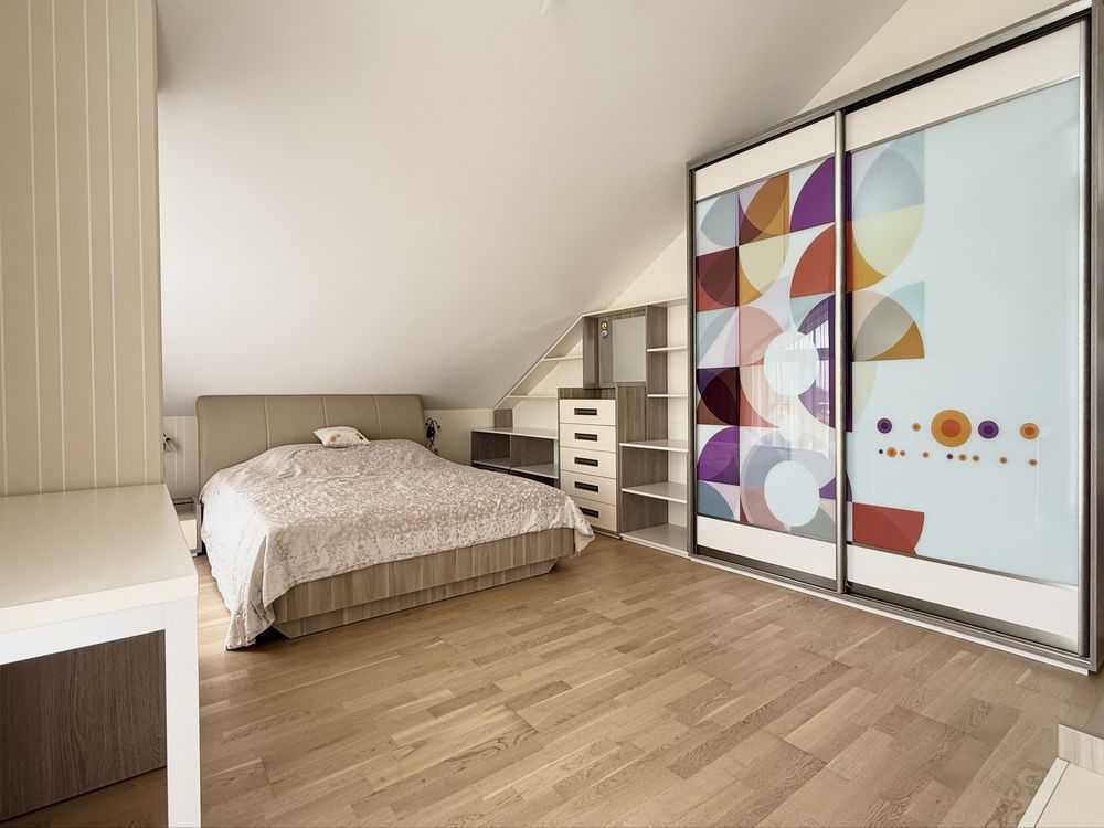 Продаж 4-кімнатної квартири 130 м², Регенераторна вул., 4, корпус 3