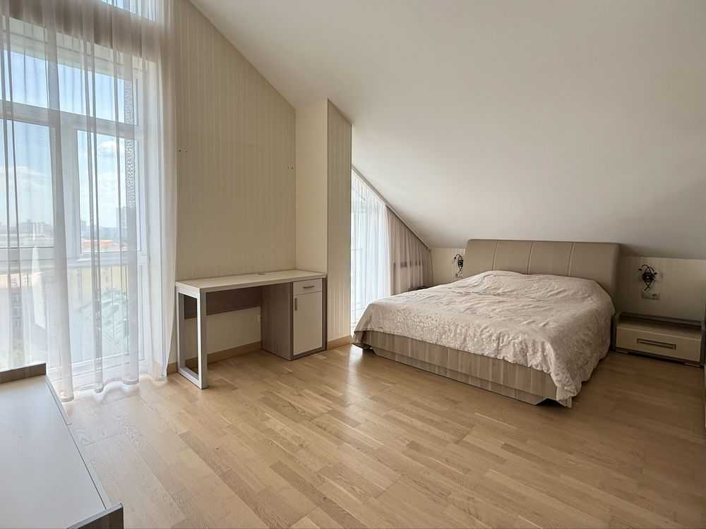 Продаж 4-кімнатної квартири 130 м², Регенераторна вул., 4, корпус 3