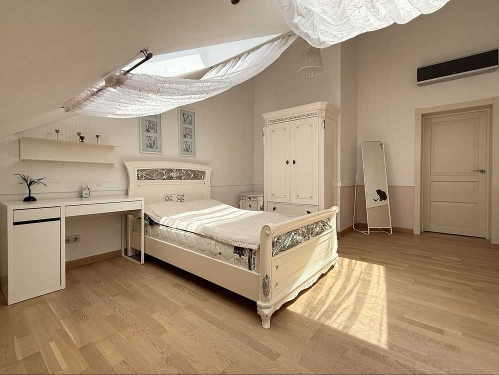 Продаж 4-кімнатної квартири 130 м², Регенераторна вул., 4, корпус 3