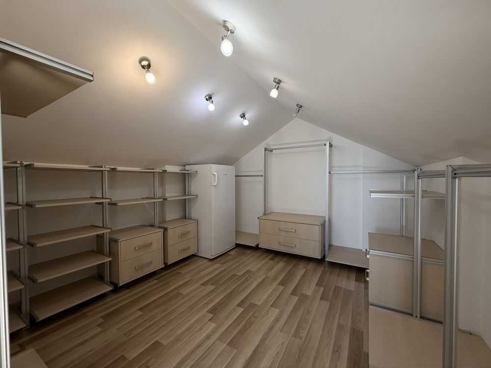 Продаж 4-кімнатної квартири 130 м², Регенераторна вул., 4, корпус 3