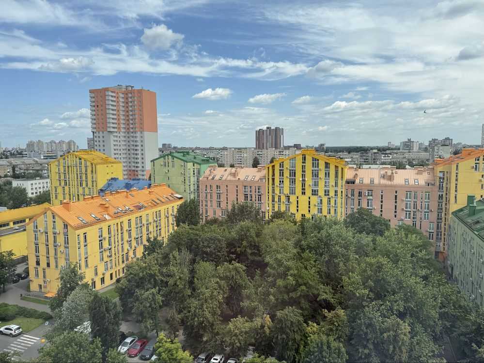 Продаж 4-кімнатної квартири 130 м², Регенераторна вул., 4, корпус 3