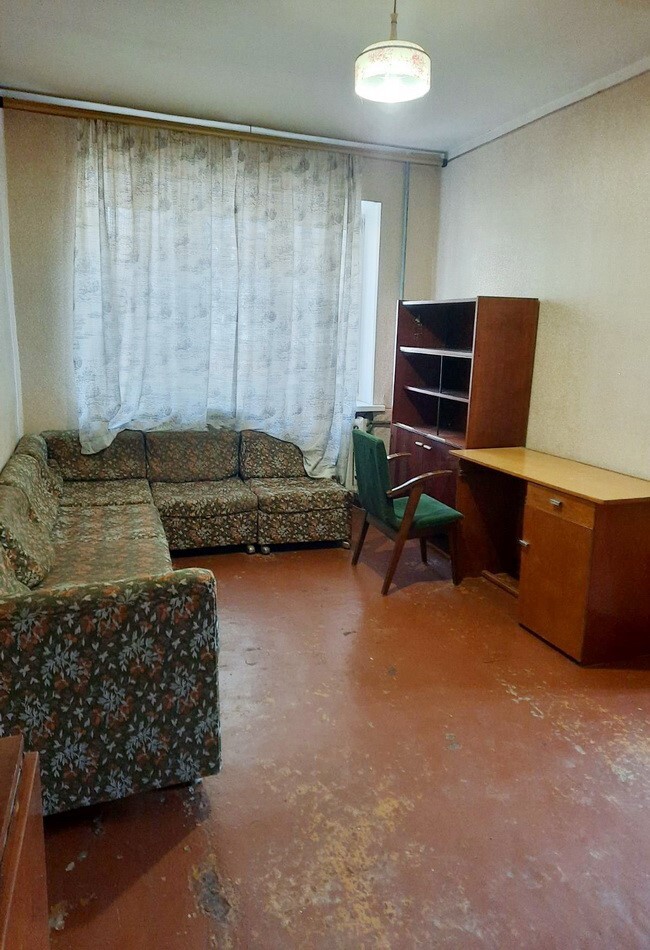 Продаж 3-кімнатної квартири 53.4 м², Космонавтов вул.