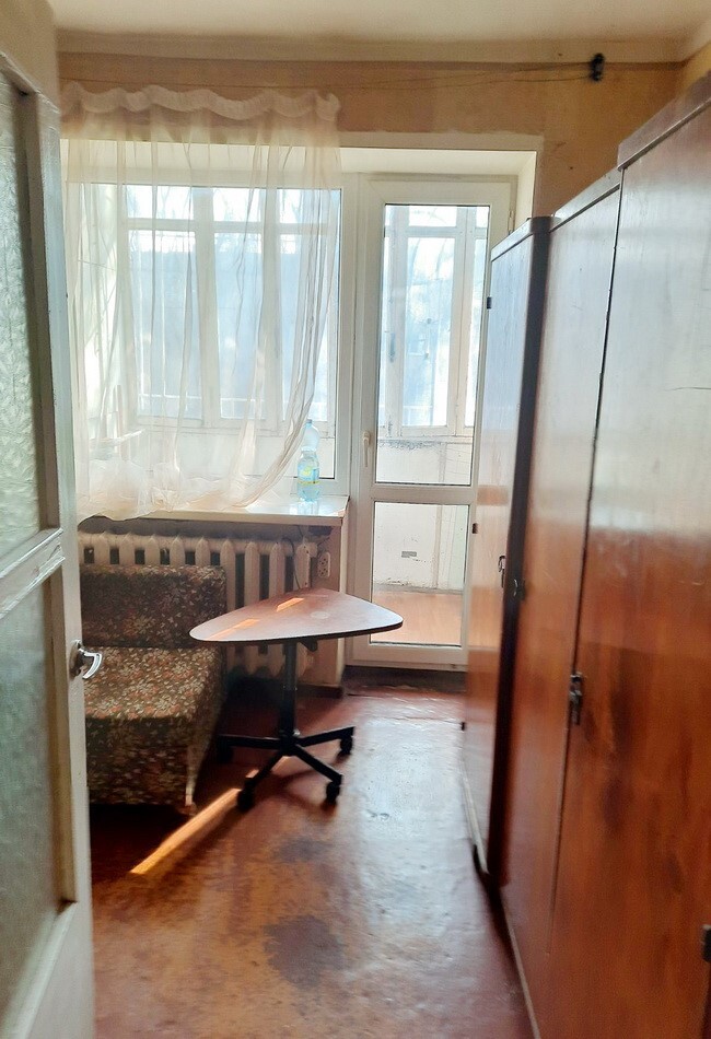 Продаж 3-кімнатної квартири 53.4 м², Космонавтов вул.
