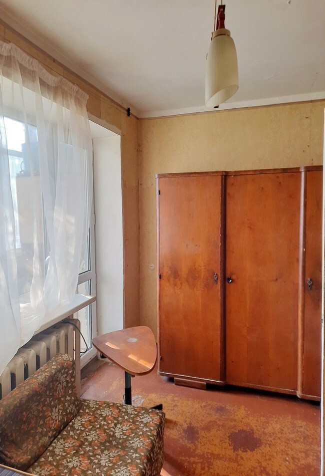 Продаж 3-кімнатної квартири 53.4 м², Космонавтов вул.