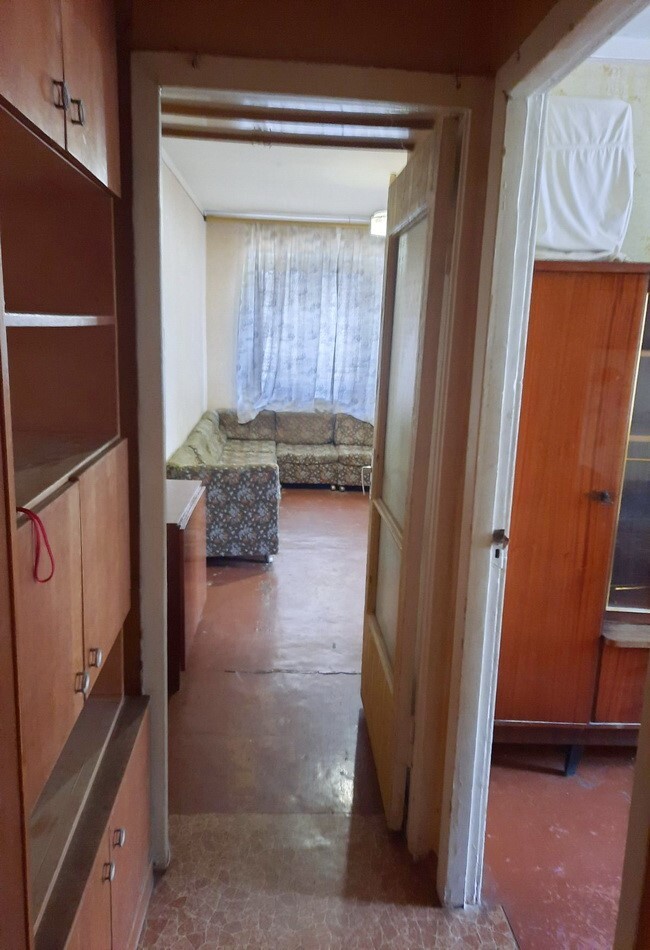 Продаж 3-кімнатної квартири 53.4 м², Космонавтов вул.