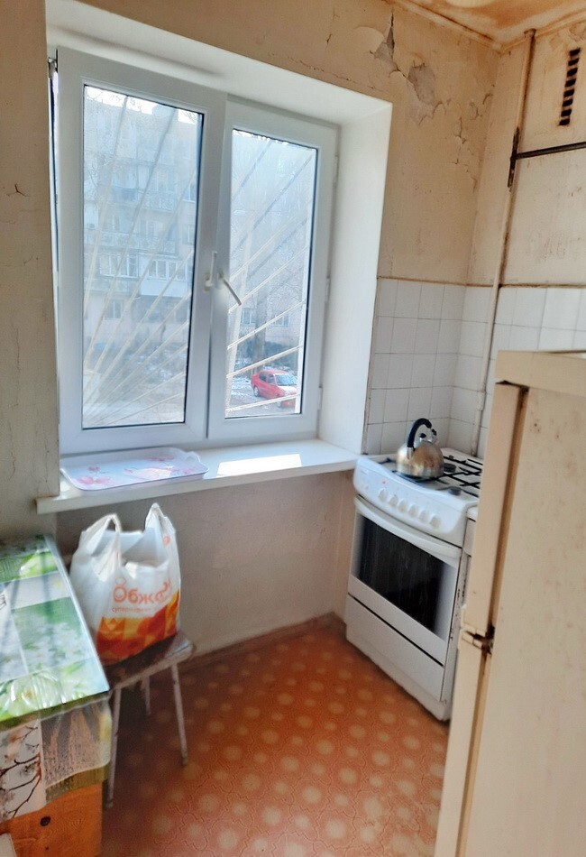 Продаж 3-кімнатної квартири 53.4 м², Космонавтов вул.