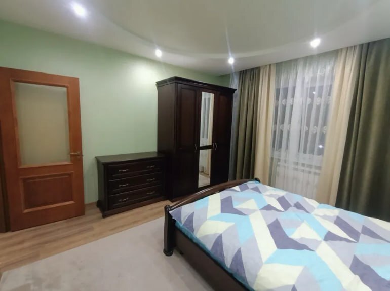 Продажа 3-комнатной квартиры 113 м², Заливная ул.