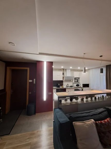 Продаж 3-кімнатної квартири 69.3 м², Металургів вул.