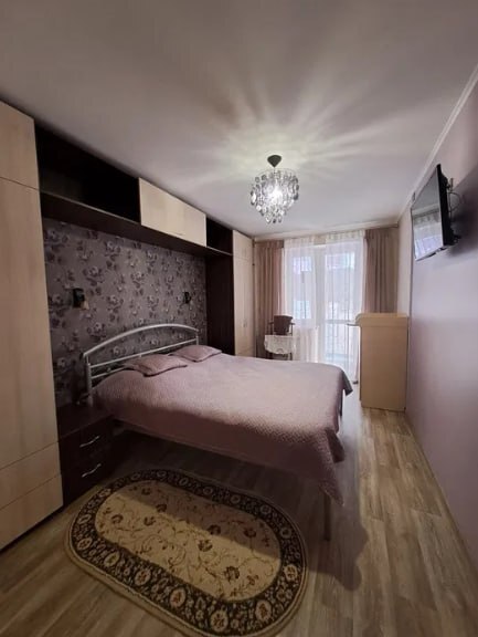 Продаж 3-кімнатної квартири 69.3 м², Металургів вул.