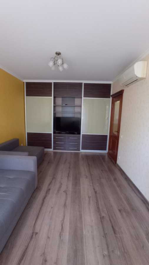 Оренда 1-кімнатної квартири 36 м², Нагорна вул., 22